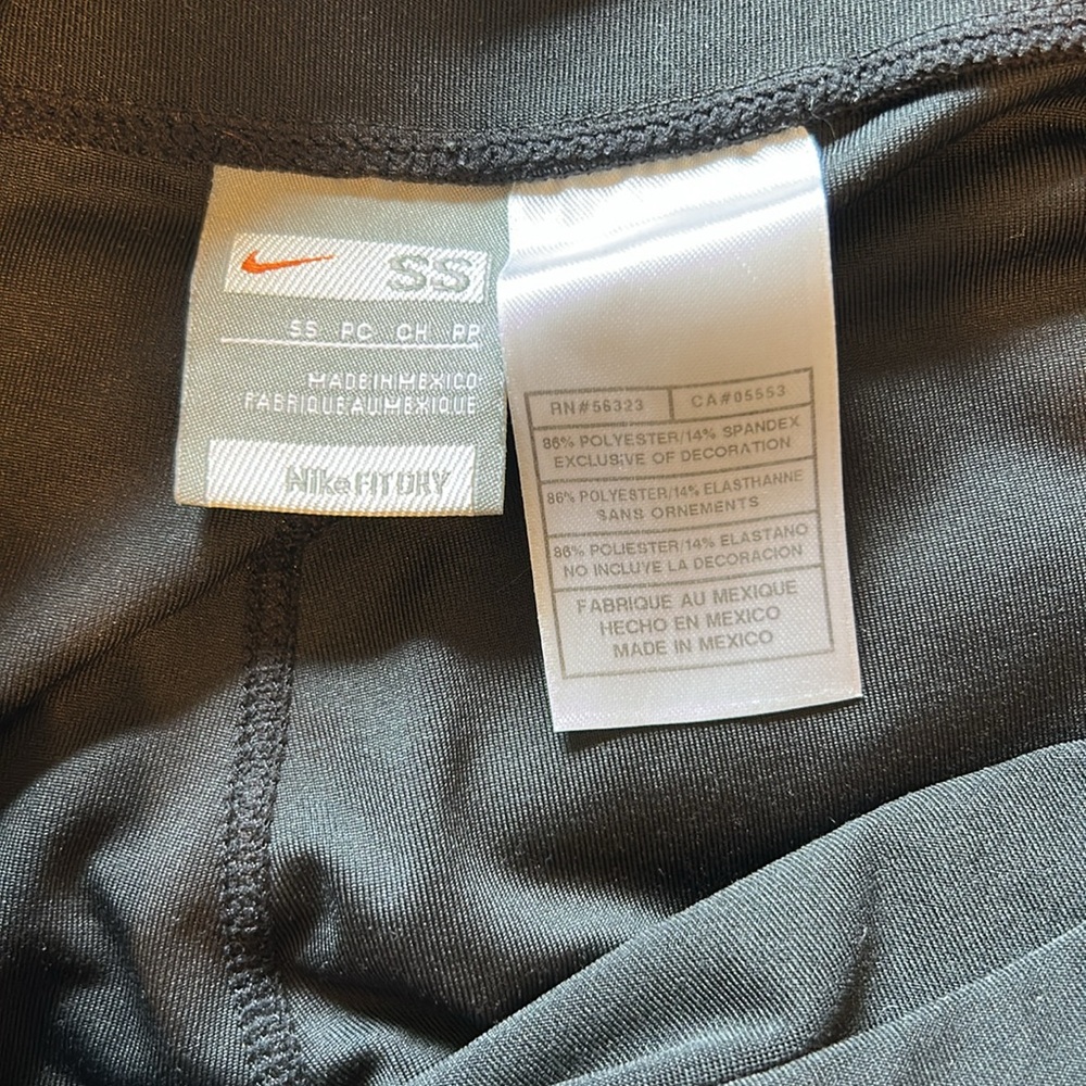 Nike Black Workout Leggings - Picture 2 of 2